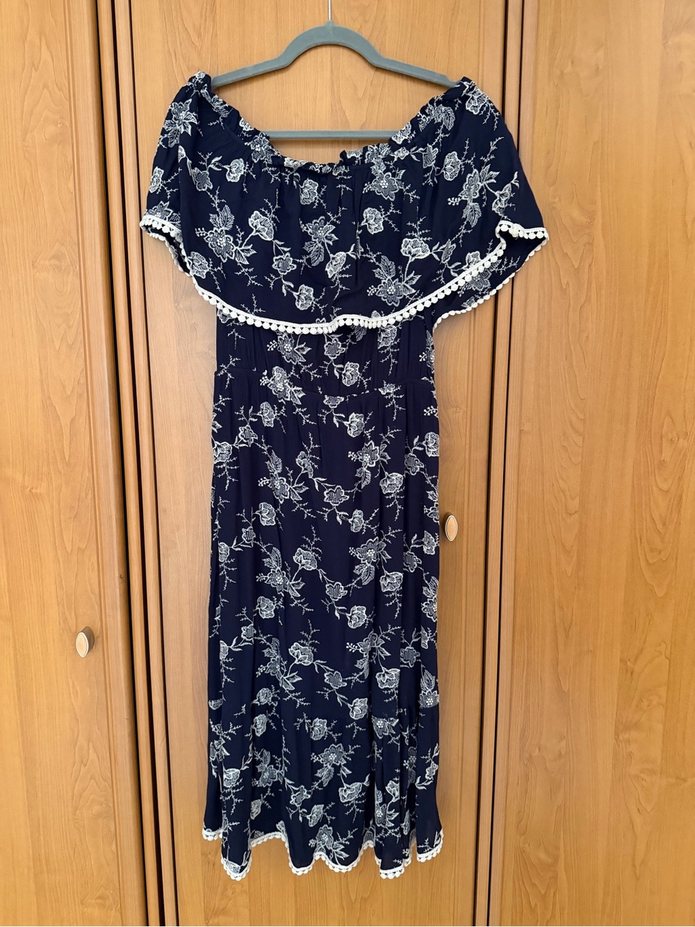 Fraiche by J Floral Off-the-Shoulder Ruffle Midi Dress Navy Size S